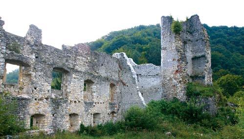 PHOTO: SERGIO GOBBO bohatá aj na kultúrne pamiatky, medzi ktorými možno spomenúť stredoveký burg Zelingrad.