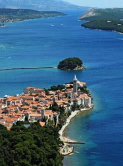 Rab - Chorvátsky turisticky víťaz roku 2011 PHOTO: RENCO KOSINOŽIĆ Mesto Rab (na rovnomennom kvarnerskom ostrove) získalo ocenenie Turistický kvet - kvalita pre Chorvátsko a bolo vyhlásené za
