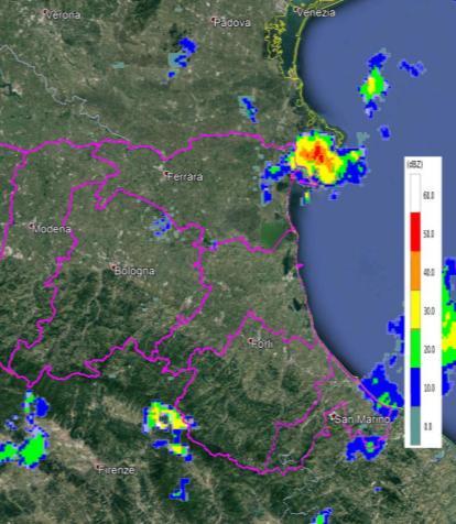 Mappe di riflettività del 12/03/2018 alle 14:55 UTC (a sinistra) ed alle 15:50 UTC (a destra). 3.