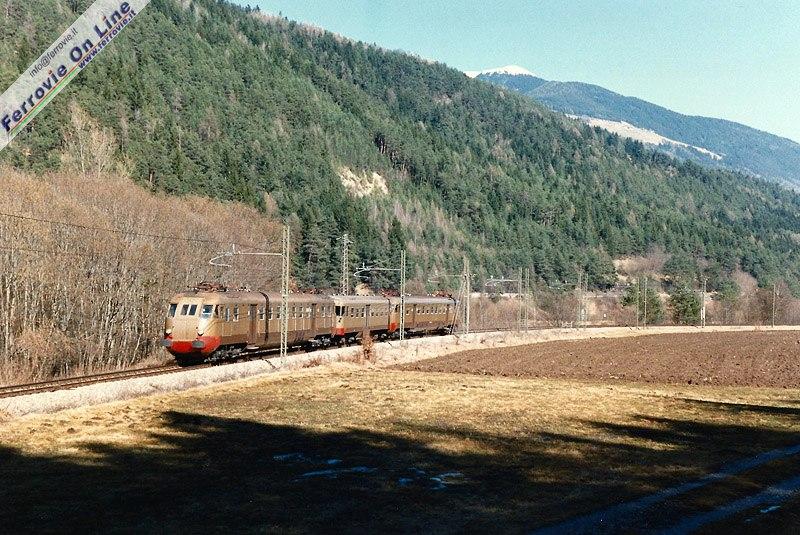 Foto Fabio Veronesi - 8 marzo 1997 Il regionale 5420 San Candido - Bolzano, espletato da due ALe.