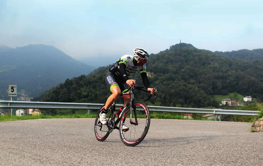 Questo percorso adatto anche ai ciclisti meno allenati si sviluppa sul percorso inedito della Granfondo Prosecco Cycling, manifestazione autunnale d eccellenza nel regno del Prosecco.