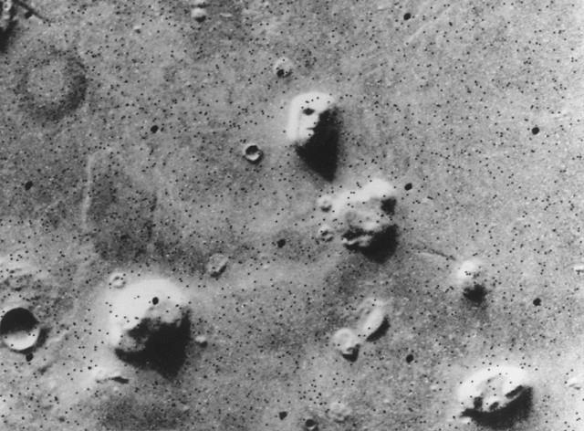 Il volto su Marte Nel 1976 la sonda Viking scattò questa fotografia