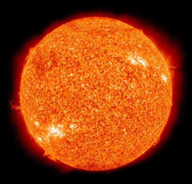 Il Sole non è una palla di fuoco La luce e l energia sprigionata dal Sole non è provocata da fenomeni di combustione che sono chimici (reazioni tra atomi che formano nuove molecole) L energia è