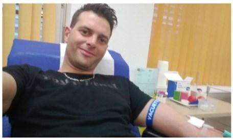La donazione di sangue: volontaria e gratuita I donatori volontari garantiscono l approvvigionamento di sangue in Svizzera. Grazie a questo loro gesto, danno prova di solidarietà verso i pazienti.