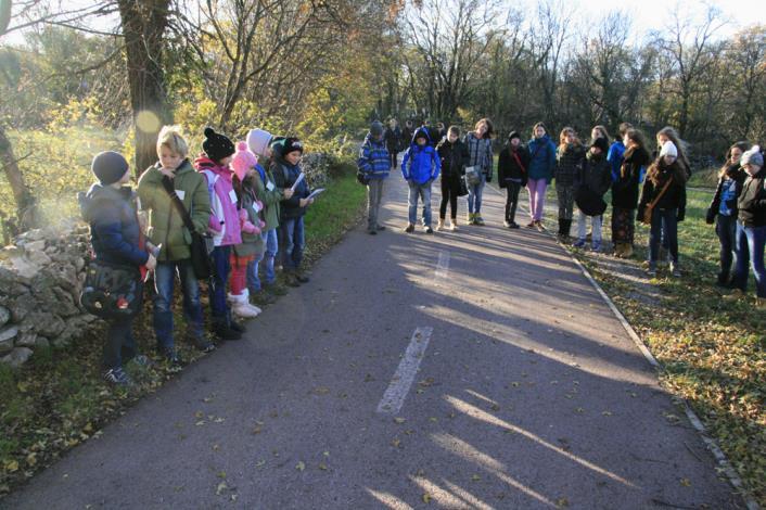 In seguito i ragazzi della scuola hanno accompagnato gli ospiti a visitare la casa del cinema di Divača e la casa rurale di Škrateljn,