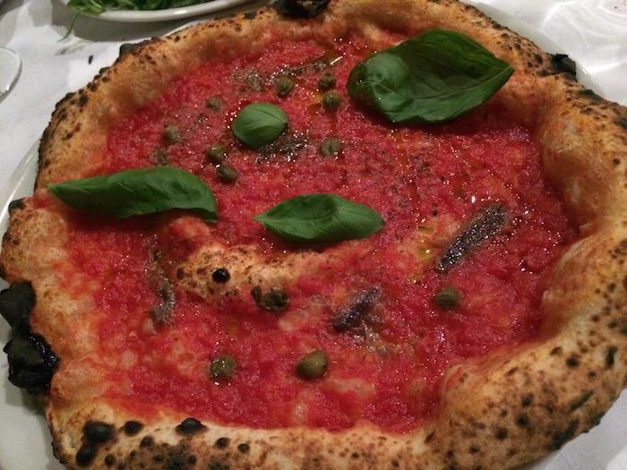 Carpe Diem, Pizza Napoletana Sﬁziosa è la Mediterranea con il