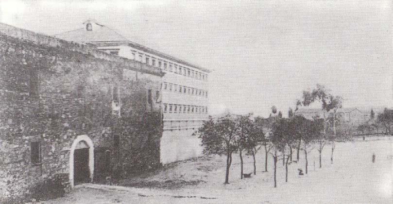 L ultima testimonianza conosciuta dell ex-reggia giudicale è una fotografia posteriore al 1900, nella quale tale edificio compare a lato del nuovo stabilimento carcerario, costruito nell area in cui