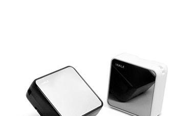 1000 Caricabatteria USB portatile CARATTERISTICHE: Unico piccolo e compatto design ideale per l'archiviazione in tasca o in borsa per l'emergenza di ricarica per i telefoni astuti sia con Mini e