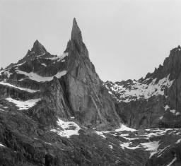 ripercorso alcune delle oltre settanta vie alpinistiche aperte da Dibona.