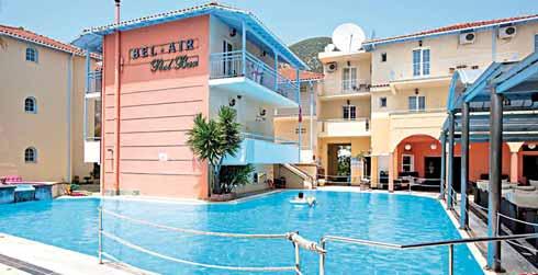 grčka lefkas Nidri hotel bel air 3* Mjesto gdje će te lako steći nova prijateljstva Položaj: 40 m od plaže, 400 m od centra mjesta Nidri s brojnim