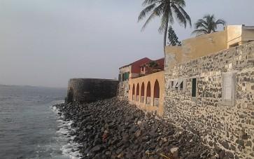 Sabato 17 Marzo 2018-2 Île de Gorée - Dakar - Lago Rosa Sabato 17/03/18 - Escursione all'isola di Gorée e visita di Dakar La mattina imbarco per l isola di Goree (circa 20 minuti di navigazione),