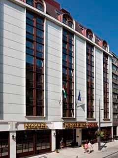 HOTEL CONTINENTAL ZARA **** de la 57 EUR autobus, metrou, gară, 21 km de aeroport. Adresa: H-1074 Budapest Dohany Str 42-44, Hungary.