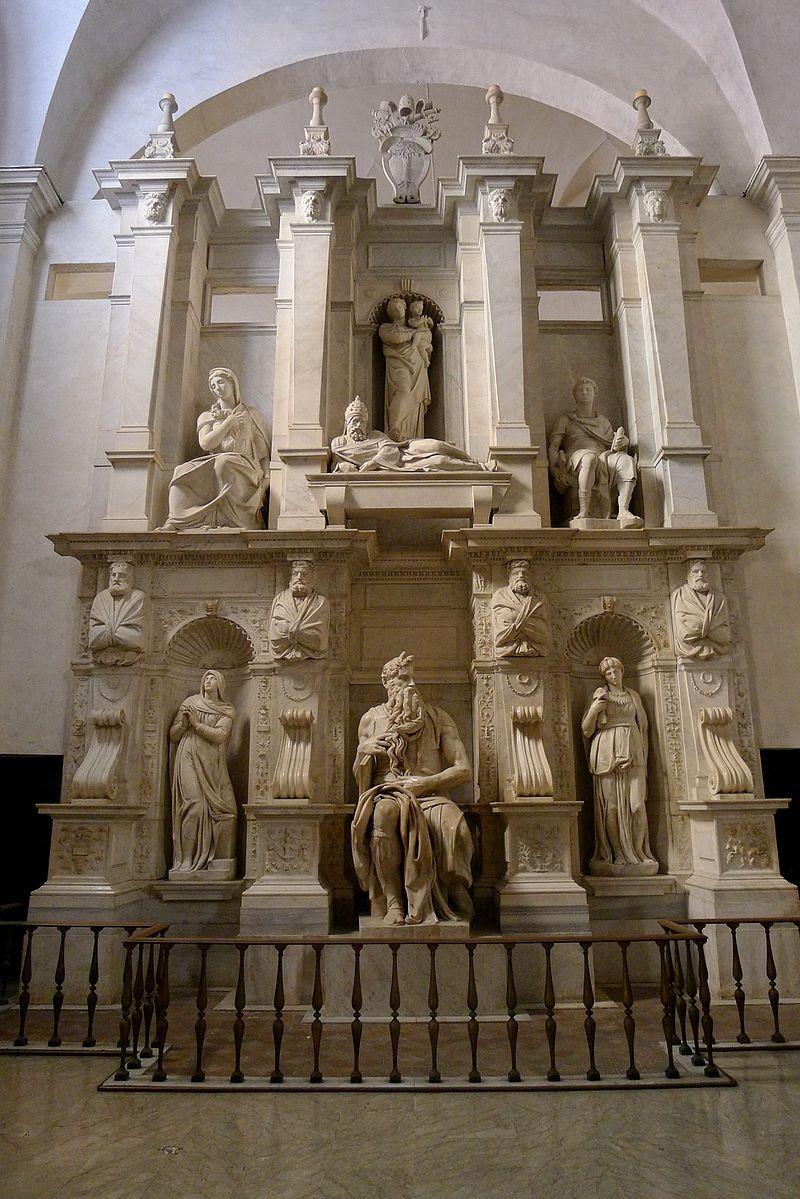 La tomba di Giulio II Da un monumentale mausoleo a pianta rettangolare con più di quaranta statue (primo progetto, 1505) si finì per arrivare a un monumento addossato a una parete di una basilica