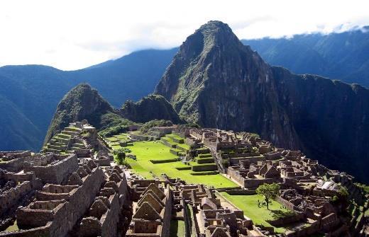 10 Giorno: MACHU PICCHU CUSCO Prima colazione e mattinata dedicata alla visita di uno dei siti archeologici più famosi e misteriosi: Machu Picchu.