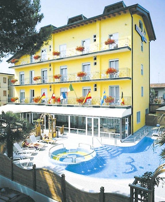 hotel PRESIDENT*** Lido di Jesolo DOBRÉ SLUŽBY POLOHA: Lido di Jesolo zóna Faro.