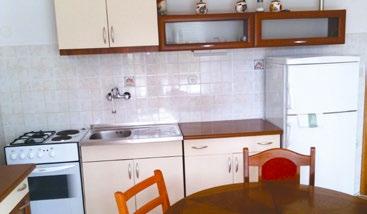 zájazdu: 5150 cena/apartmán/týždeň 8 dní/7 nocí typ S 2 osoby 99 119 139 179 259 399 419 399 339 279 259 179 159 typ G 3 osoby 149 169 219 279 399 559 579 559 439 339 279 199 199 typ G 4 osoby 179