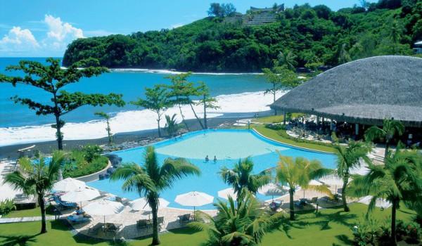 Tahiti Pearl Beach - Affacciato su una soffice spiaggia di sabbia nera tipica della costa Est, è un classico resort, con ambienti confortevoli ed numerosi servizi a disposizione dei clienti.