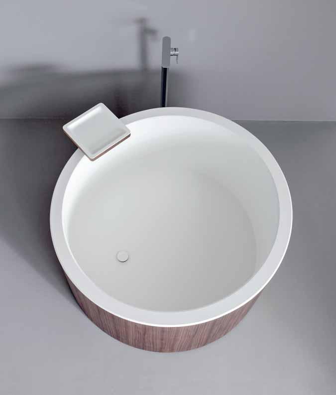 10 11 Bathtub in Wood with