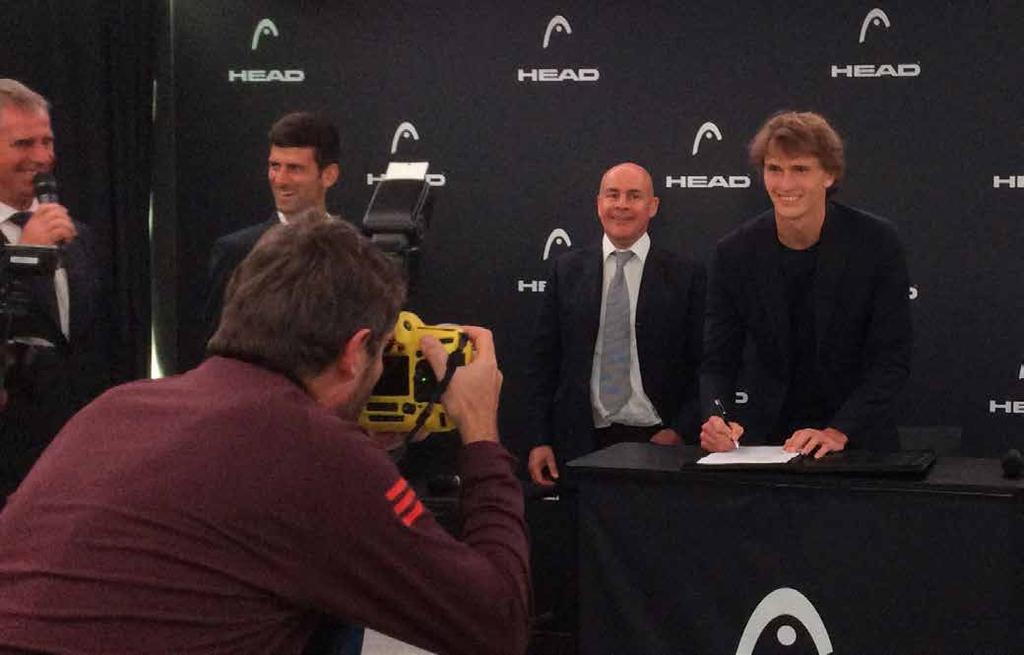 super-testimonial DI ENZO ANDERLONI Ha fatto le cose in grande Johan Eliasch, il magnate delle racchette da tennis: ha affittato la più bella terrazza di Parigi, Champs Elysée, con vista sull Arc de