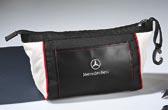 sulla spallina, logo Mercedes-Benz, made by deuter,