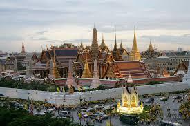 TOUR DELL INDOCINA Dal 17 al 31 Agosto 2015 17 AGOSTO LUNEDÌ MILANO / BANGKOK Ore 14.05 :partenza da Milano Malpensa con il volo intercontinentale Thai Airways TG941 per Bangkok.