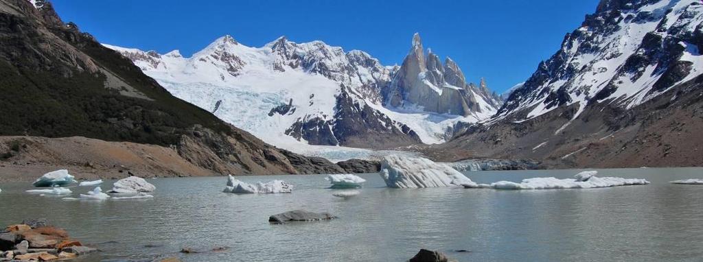 Agostini, dove si appoggiano gli alpinisti provenienti da tutto il mondo, in attesa di salire sulla Torre.