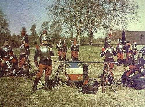 A Lione, in Francia, Auguste e Louis Lumière, inventori del primo proiettore cinematografico, nel 1904, brevettarono un importante passo avanti nella realizzazione di fotografie a colori.