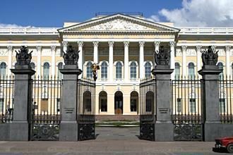 ESCURSIONI SUPPLEMENTARI SAN PIETROBURGO (quote nette soggette a riconferma) MUSEO RUSSO Giorno di chiusura: martedì Descrizione: il museo si trova dal 1898 all interno del Palazzo Michailov.
