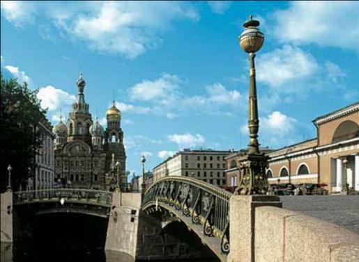 TOUR SAN PIETROBURGO & MOSCA Consigliabile a chi si avvicina al Paese per la prima volta, offre una panoramica generale delle due principali città: Mosca città che non si può dimenticare facilmente,