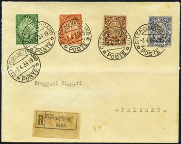 Al verso timbro d arrivo. C/Biondi. Cat. 300++ (f)... 50 - Vaticano - 3/4/1933 - Raccomandata FDC dal Vaticano per Palermo affrancata con serie Anno Santo n 15/18, indirizzo cancellato.