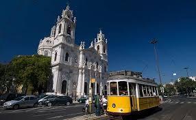 17 giorno - 19 agosto: LISBONA SINTRA CABO DA ROCHA CASCAIS LISBONA (IN BUS) Visita in bus con guida parlante italiano di Sintra, fiabesco borgo preferito dai monarchi portoghesi con il Palacio Reale.