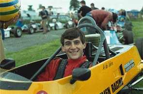 Ayrton fa la sua prima gara ufficiale nel 1973, a 13 anni, sulla pista di Interlagos e vince!