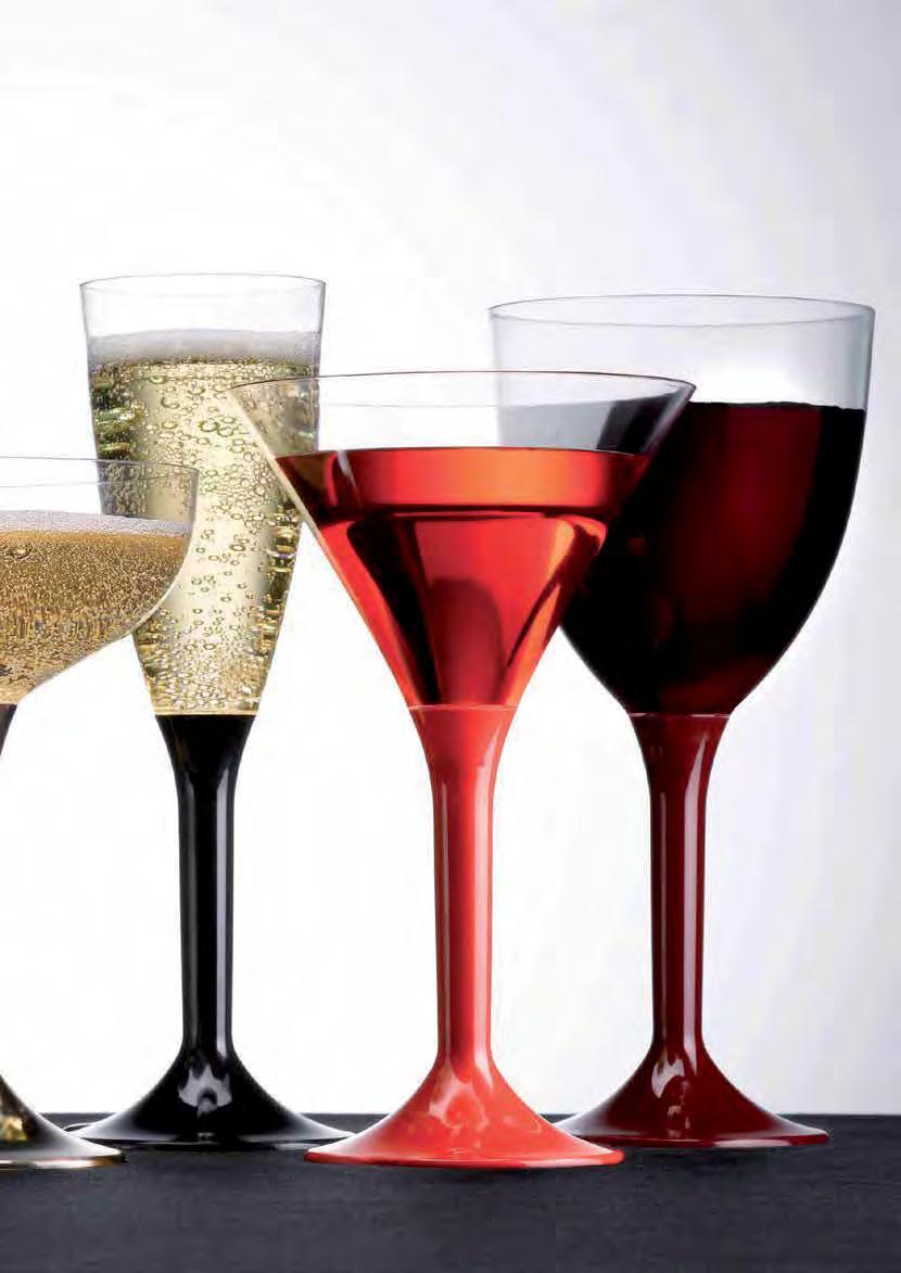 La Linea Sommelier è una collezione completa di calici, flutes e coppe che riassume tutti i valori e la filosofia di Gold Plast: design e innovazione, qualità e cura del dettaglio, praticità e