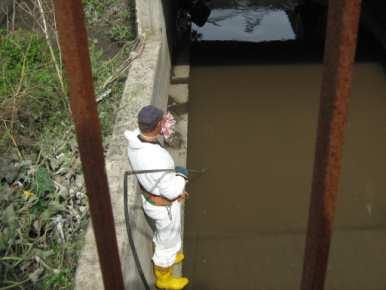 Il trasporto viene effettuato mediante l utilizzo di specifici autobotti certificate e adibite al trasporto di acqua.