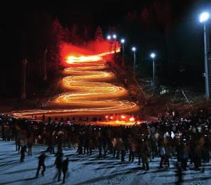 L atmosfera è magica sulla pista Biancaneve (n. 27) a Marilleva. Scopri su www.ski.it le serate di apertura. Free wi-fi Internet è libero e gratuito.