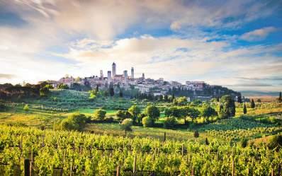 Prato este localizat langa orasul Florenta cu multe puncte de interes: Basilica, Piata Centrala cu Fantana lui Bacchus si Primaria orasului, Palatul Praetorian unde puteti admira lucrarile lui