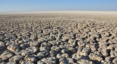 GIORNO 8 KAMANJAB OPUWO (4,30 h soste escluse) Partenza per visitare la tribù degli himba, straordinaria e orgogliosa popolazione che vive nella regione del Kunene.