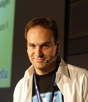 Mark Shuttleworth Imprenditore e astronauta sudafricano Fondatore della Thawte (1995), un'azienda che si occupa di