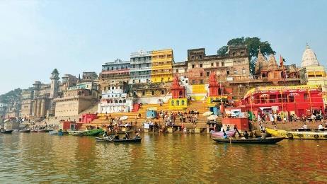 Itinerario di viaggio 17 Agosto: Agra Varanasi Mattina: colazione, spostamento