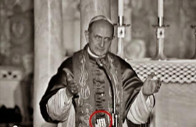 1939-1954 Nel 1939, il satanista scomunicato Giovanni Battista Montini, nelle sue attività segrete di agente massonico al servizio della sinarchia mondialista luciferiana, esortò e spinse alti