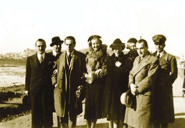 ambicjeje personale ". Në foto: Kontesha Geraldine Appony, zonjushë nderi në martesën e motrës së saj Virxhinia, në Pallatin e kontëve Karoli, në Budapest (Hungari), më 1937.