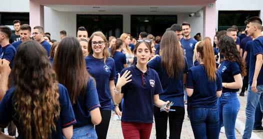 14 - SOCIALE E premte 16 Qershor 2017 M aturantët në të gjithë vendin i janë nënshtruar ditën e djeshme provimit të tretë me detyrim, që është Matematika.