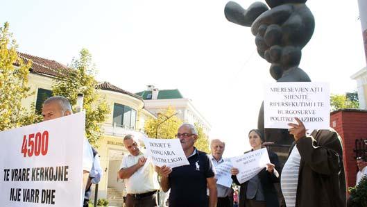 "Ministrja e Financave, në vijim të verifikimit të informacioneve mbi vonesat në shpërndarjen e kësteve të dëmshpërblimit për ish-të përndjekurit politikë, njofton si më poshtë: Kabineti i ministres