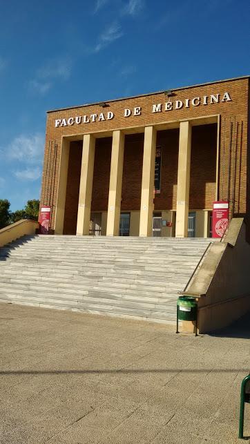 Sede universitaria e percorso di formazione accademica (1) Facultad de Medicina sede del corso di laurea in infermieristica (Enfermerìa)