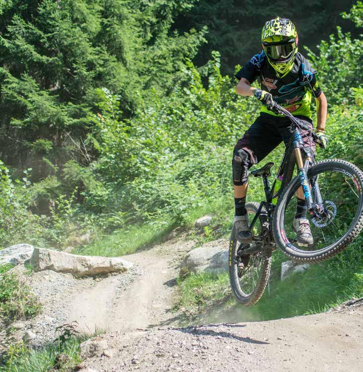 GRAVITY NOLEGGIO SERVICE SCUOLA BIKE E-BIKE DOWNHILL EXPERIENCE ENDURO