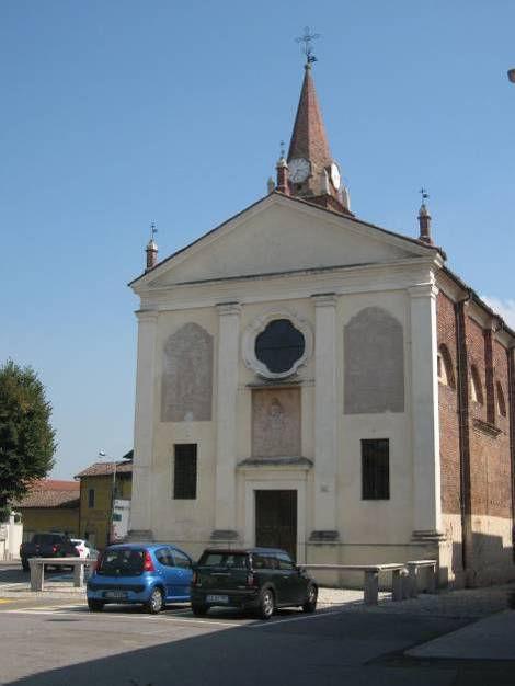 La parte più antica della Chiesa corrisponde alla più bassa che ospita il coro, sul lato est; la parte più alta dell edificio, a navata unica, risale