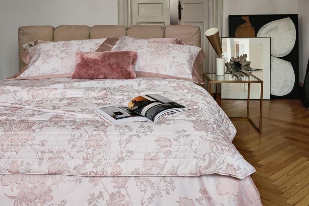 26 27 LAVINIA DUVET COVER SET AND COMFORTER / PERNULA CUSHION NERVURES AND ADONE SPA TOWELS NERVURES
