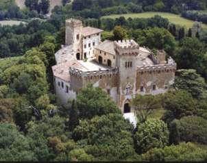 CHIANTI FIRENZE Castello di Santa Maria Novella Prestigioso castello del X secolo in vendita nel Chianti, a metà strada fra Firenze e Siena.