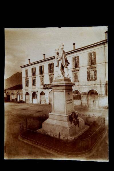 Lecco - Piazza Giuseppe Garibaldi - Monumento a Giuseppe Garibaldi - Francesco Confalonieri / Risorgimento