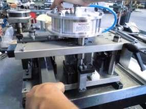 Costruzione riparazione - assistenza Punzonatrici per alluminio Stampi per trancio lamiera